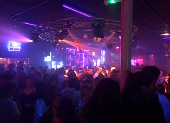 france/dordogne-valley/nightclub/la-suite