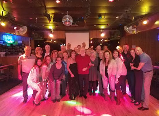 iowa/urbandale/nightclub/denny-arthur-s
