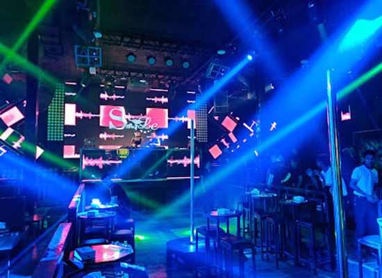 myanmar-burma/yangon/nightclub/the-maze-night-club