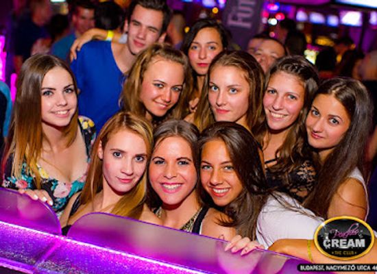hungary/budapest/nightclub/peaches-and-cream-club