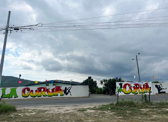 ecuador/manabi-region/nightclub/night-club-la-curva
