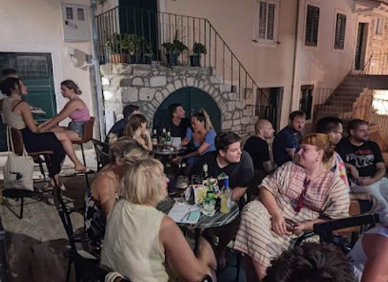 croatia/makarska/nightclub/dali-bar