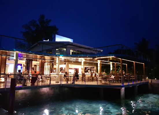 palau/rock-islands/nightclub/elilai-seaside-dining