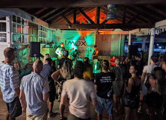 honduras/roatan/nightclub/blue-marlin
