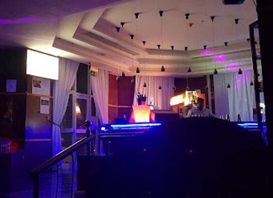 oman/dhofar-governorate/nightclub/whispers-night-club