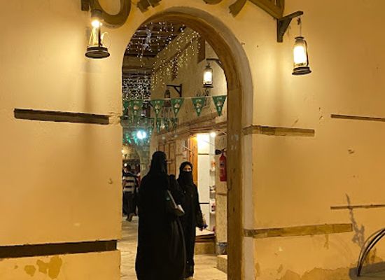 saudi-arabia/yanbu/nightclub/night-market