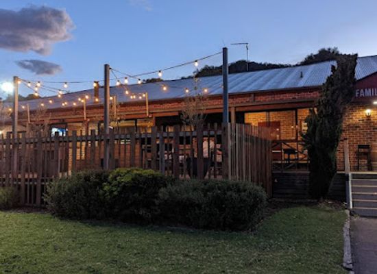 australia/grampians/nightclub/halls-gap-hotel-restaurant