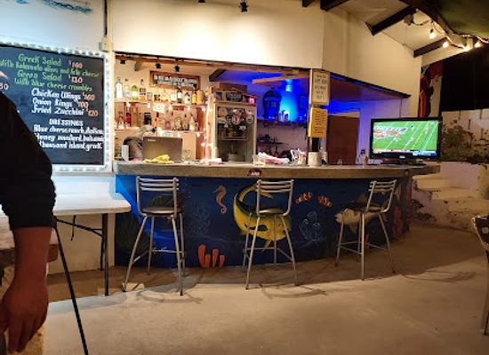mexico/mulege/nightclub/the-racing-bar