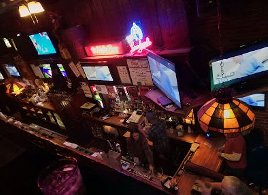 wisconsin/la-crosse/nightclub/the-helm-bar
