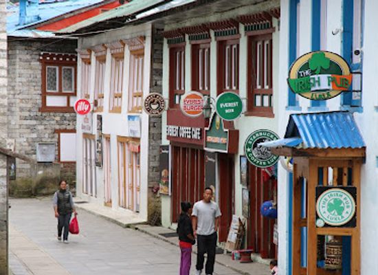 nepal/everest-base-camp/nightclub/scottish-pub