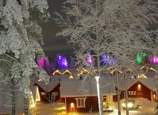 finland/lapland/nightclub/snowman-world