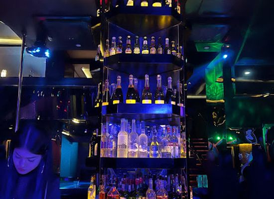 cambodia/oddar-meanchey/nightclub/croco-bar-club