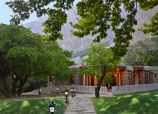 pakistan/gilgit-baltistan/nightclub/serena-altit-fort-residence