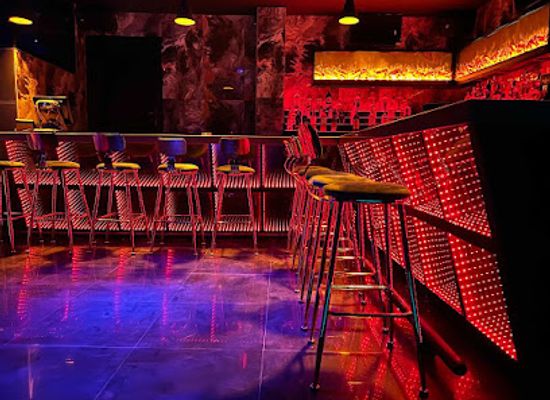 ghana/sefwi/nightclub/kavalli-night