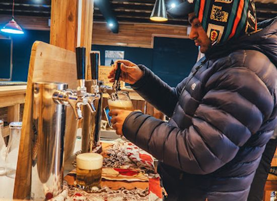 nepal/namche-bazaar/nightclub/yeti-bar