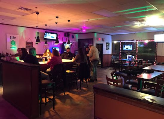 illinois/elgin/nightclub/julie-s-neighborhood-lounge