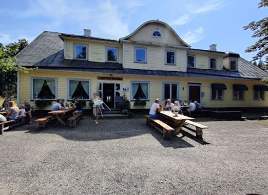 estonia/hiiumaa/nightclub/meite-mote
