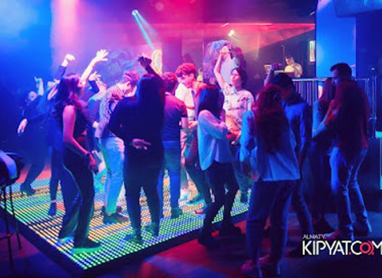 kazakhstan/almaty-mountains/nightclub/barcode-almaty