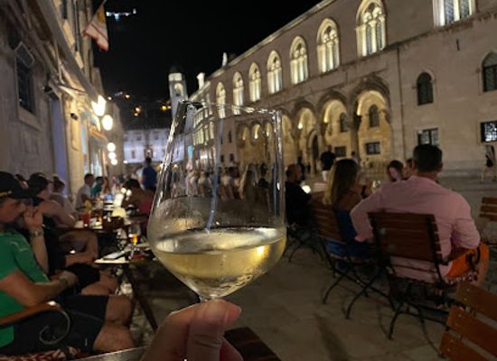 croatia/dubrovnik/nightclub/nonenina-bar
