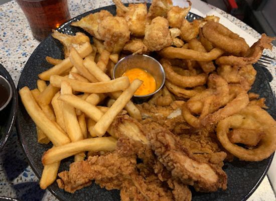 canada/iqaluit/nightclub/aqsarniit-lounge