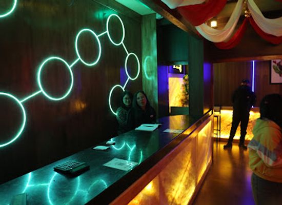 bhutan/punakha/nightclub/avenue-28-club