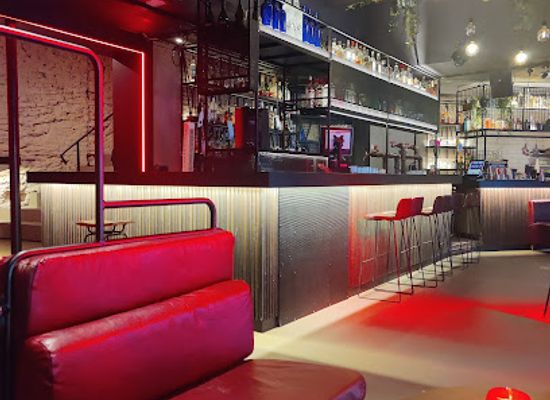 belgium/ostend/nightclub/hemingway
