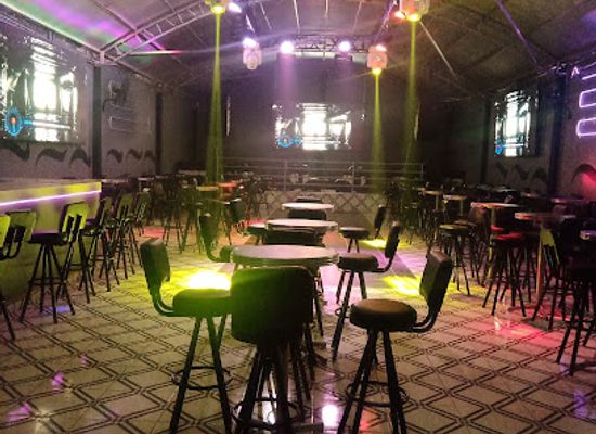 bolivia/altiplano/nightclub/discoteca-vip-amnesia