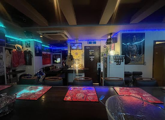 japan/hiroshima/nightclub/yazawa-stand-santa