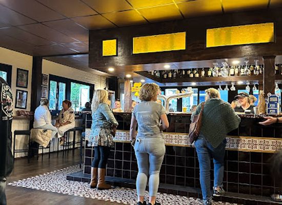 australia/jervis-bay/nightclub/bud-s-tavern