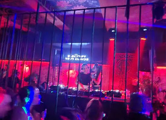 kosovo/karadak/nightclub/ensomnia-club
