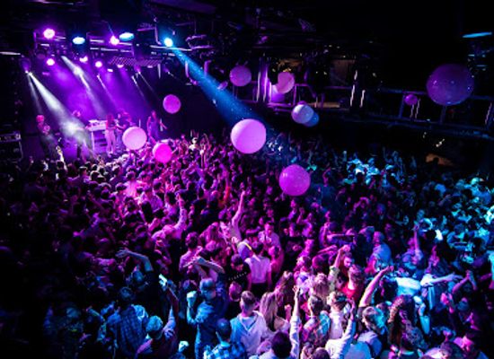 spain/madrid/malasana/nightclub/ochoymedio