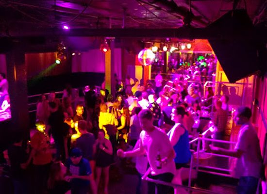 ohio/cleveland/nightclub/the-velvet-dog