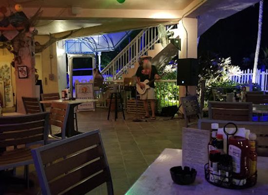 florida/key-largo/nightclub/bayside-grille-sunset-bar
