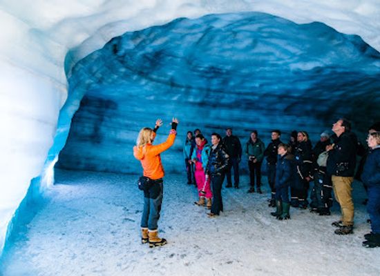 iceland/langjökull-glacier/nightclub/into-the-glacier