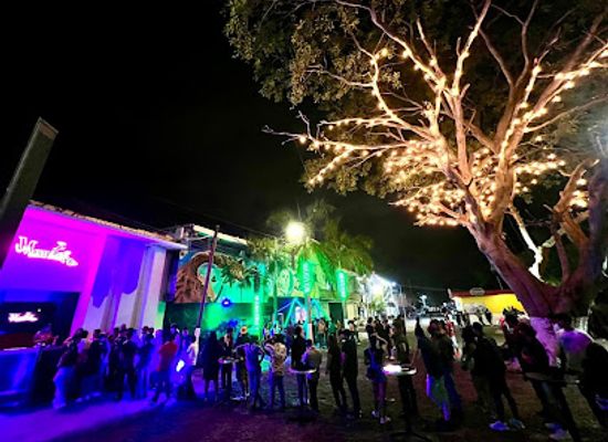 mexico/pacific-coast/nightclub/mamitas-night-club-puerto-vallarta