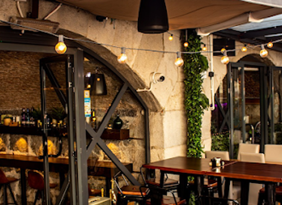 gibraltar/queensway-quay/nightclub/gin-and-wine-club