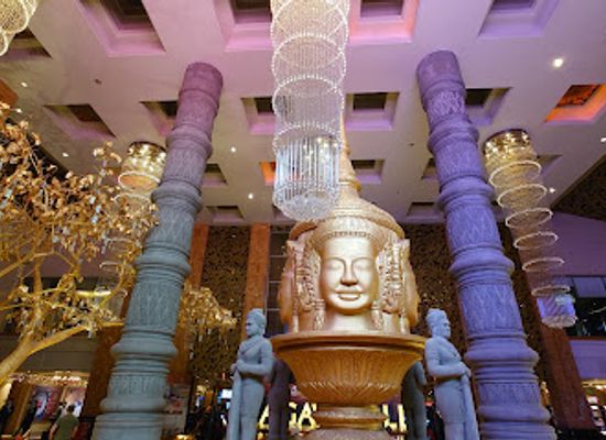 cambodia/kandal/nightclub/naga-world-night-club