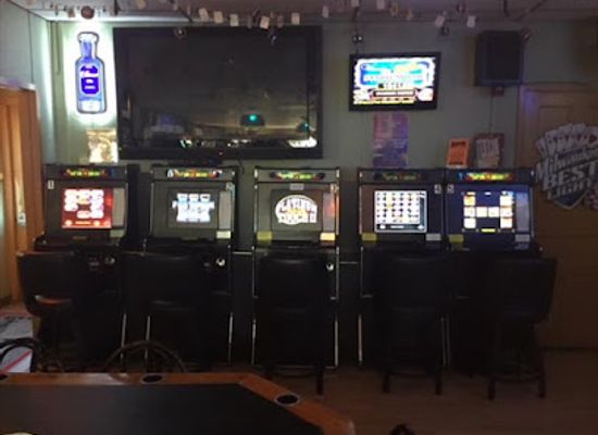 wisconsin/oshkosh/nightclub/back-again-stadium-bar