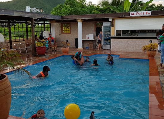 sint-maarten/belair/nightclub/tiki-pool