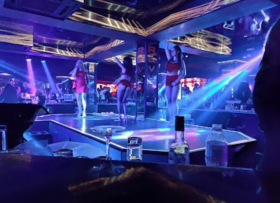 bulgaria/dobruja/nightclub/club-revue