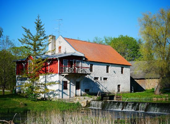 estonia/raplamaa/nightclub/mill-bar