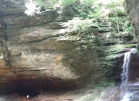 illinois/illinois-river-valley/nightclub/red-s-city-limits-clarks-run-campground