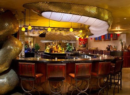 new-mexico/enchanted-circle/nightclub/anaconda-bar
