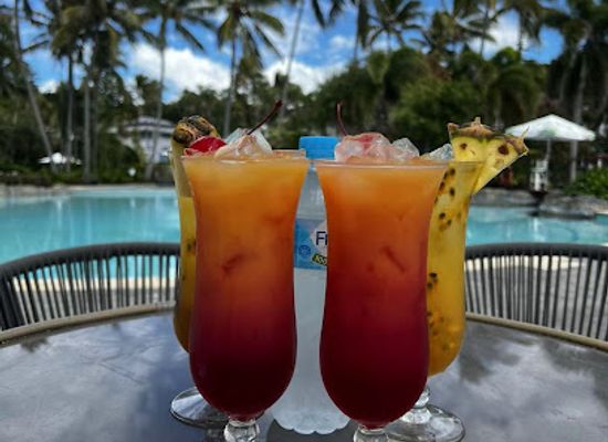australia/great-barrier-reef/nightclub/splashes-wet-bar