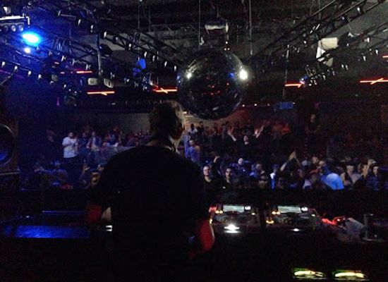 canada/laurentides/nightclub/stereo