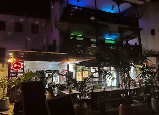 tanzania/stone-town/nightclub/patamu-tatu