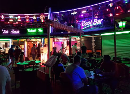 hungary/transdanubia/nightclub/pub-daddy