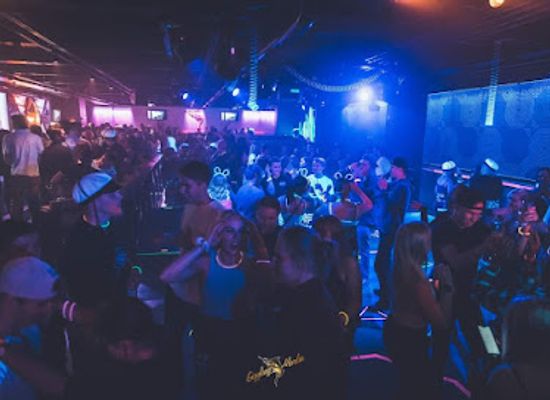 finland/lake-saimaa/nightclub/giggling-marlin