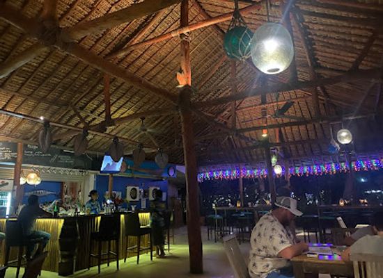 vanuatu/efate/nightclub/reefers-restaurant-rum-bar