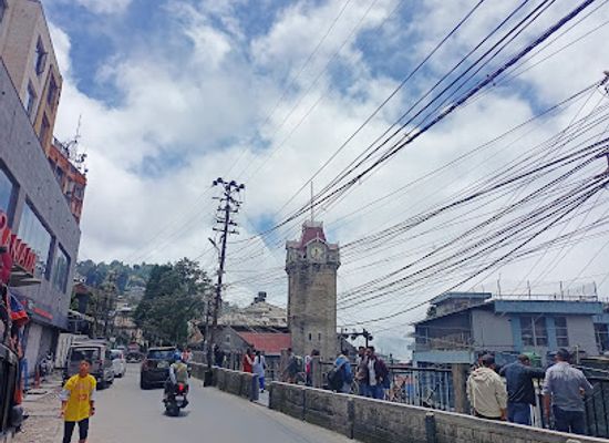 india/darjeeling/chowrasta/nightclub/club-side-taxi-stand
